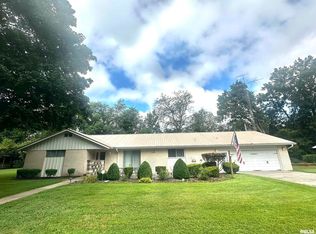 57 Sherwood Dr, Centralia, IL 62801