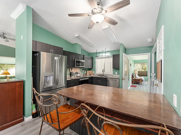 1401 W Schwartz Blvd — Photo 8