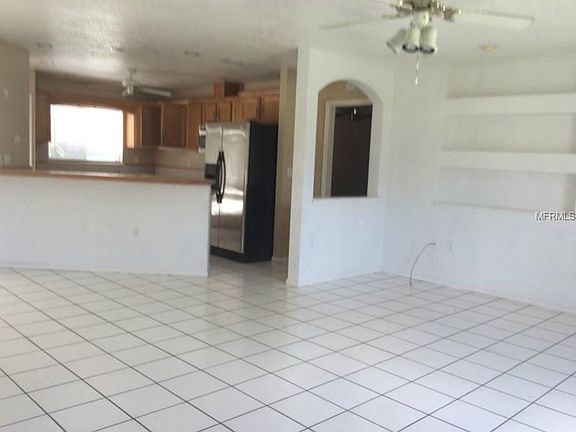 2nd image of 1900 Rolling Green Cir