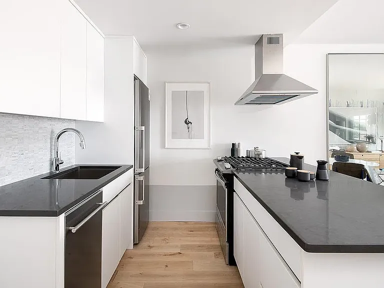 504 Myrtle Ave #2S — Photo 4