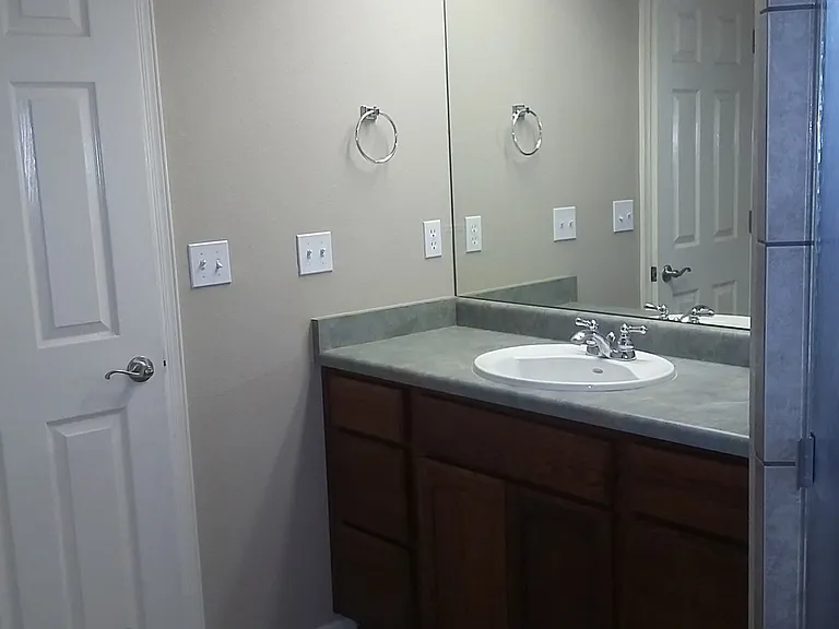 806 Elsa Ct — Photo 8