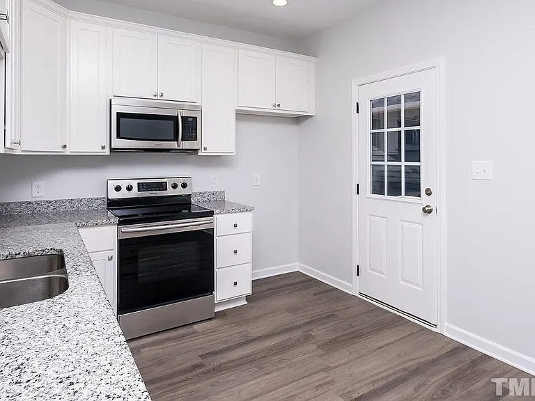 2612 Holloway St — Photo 12