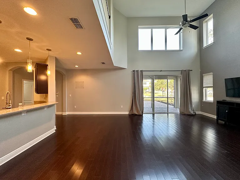 7922 Hampton Lake Dr — Photo 7