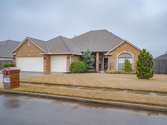 3rd image of 13801 Robinson Ct