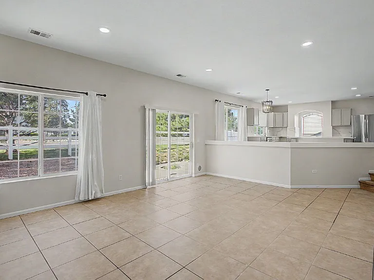 21390 E 48th Pl — Photo 9