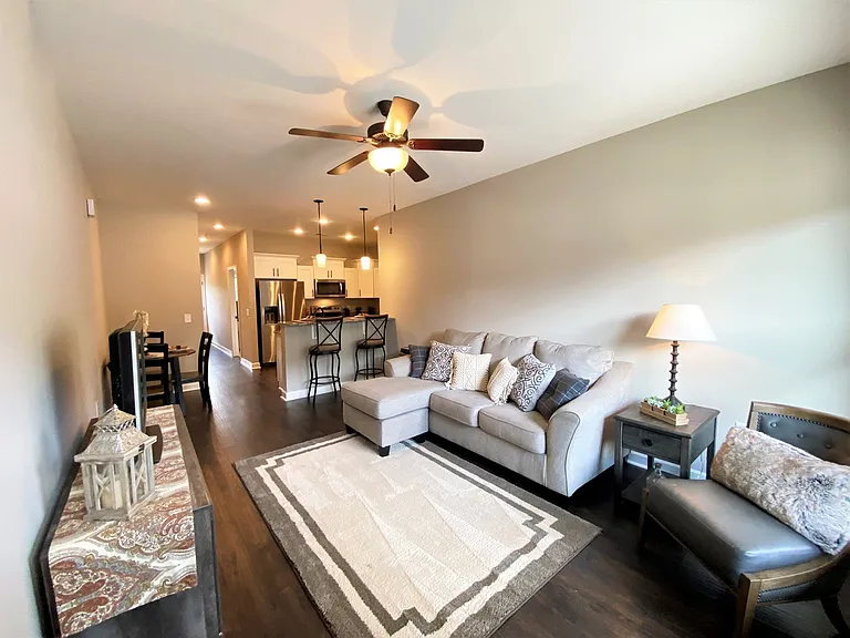 1002 Villa Cir — Photo 4