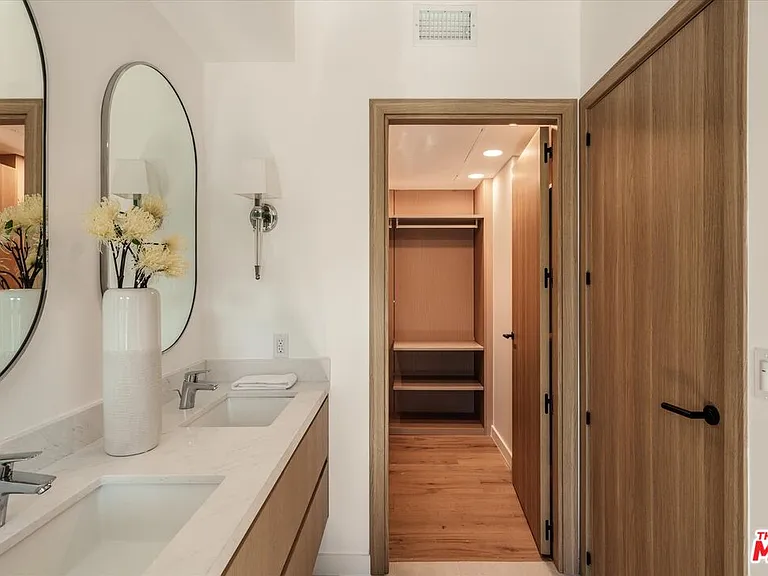 2822 Avenel St — Photo 17