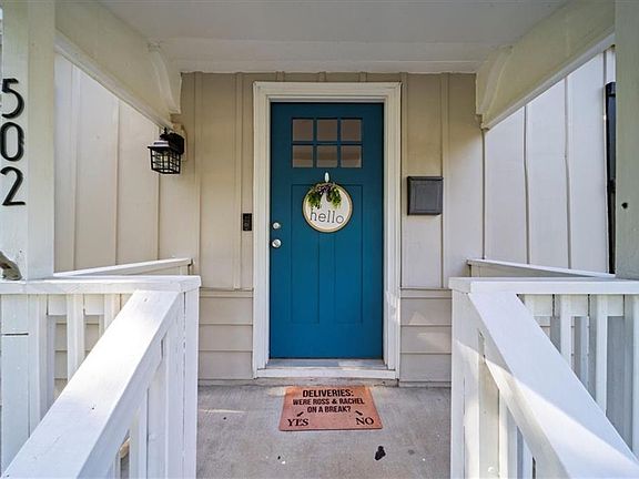 4th image of 502 W 86th Ter