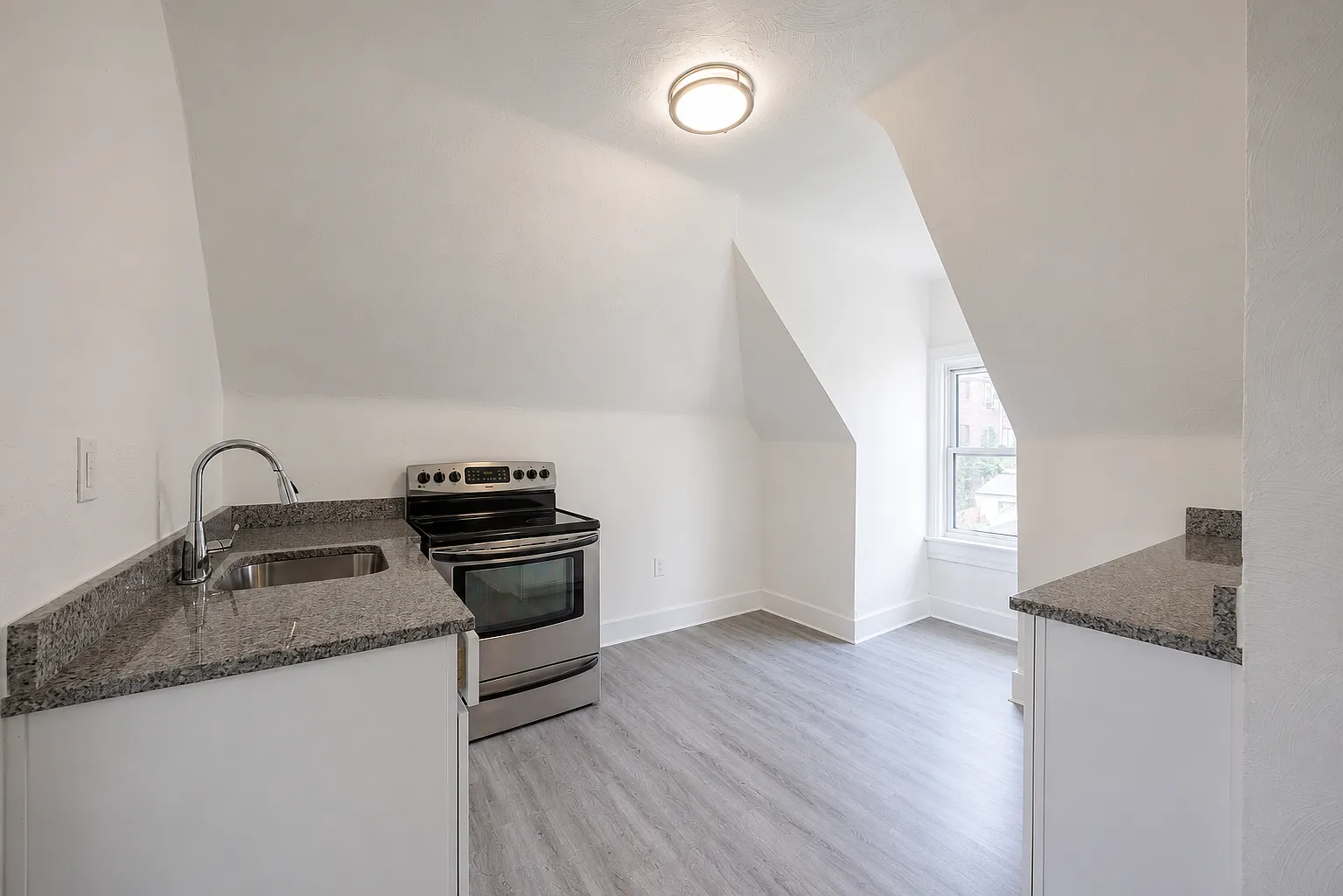 1 bed, 650 sqft, $825 — Photo 2