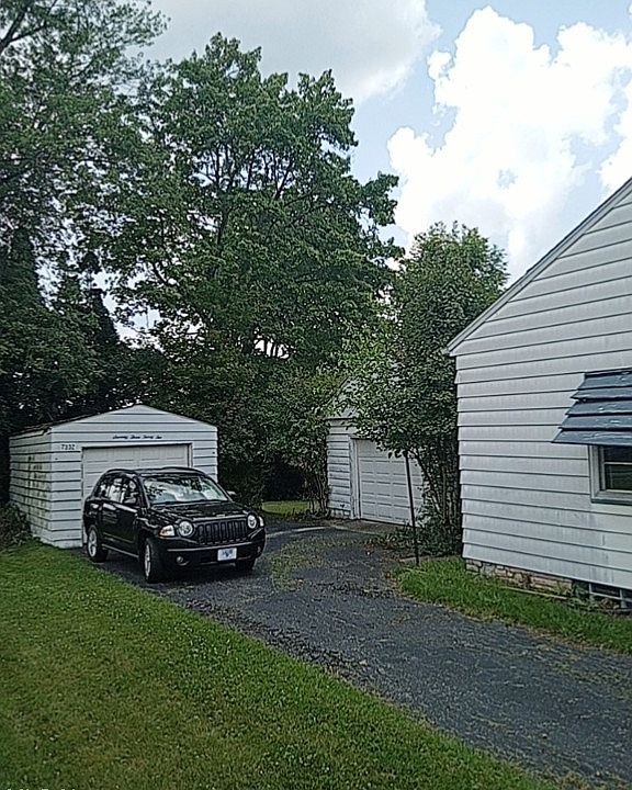 2nd image of 7332 Westview Dr