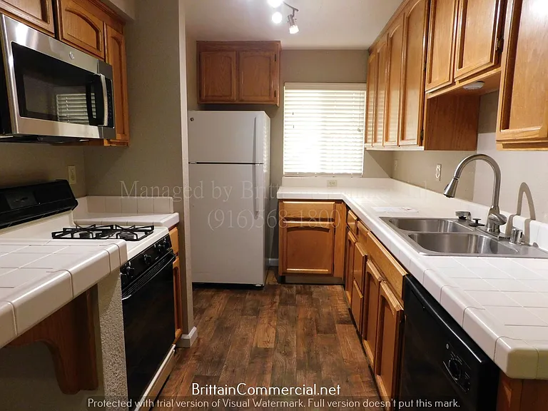 Cardinal Oaks Condominiums — Photo 9