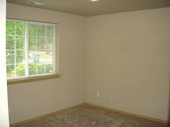 3rd image of 7209 164th St E