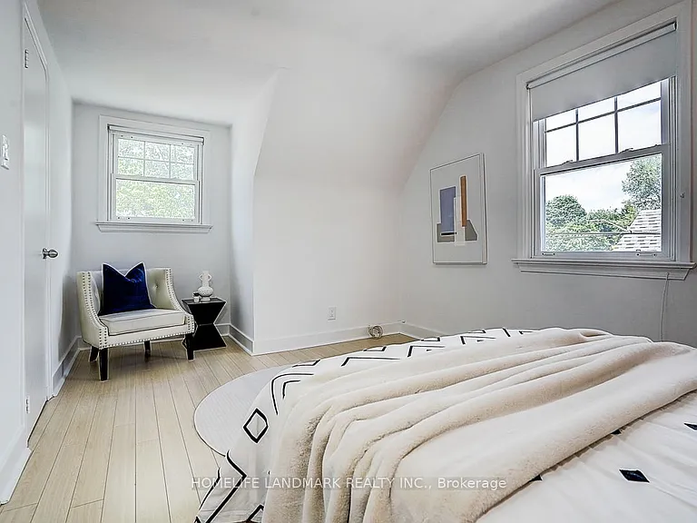 335 Willowdale Ave — Photo 32