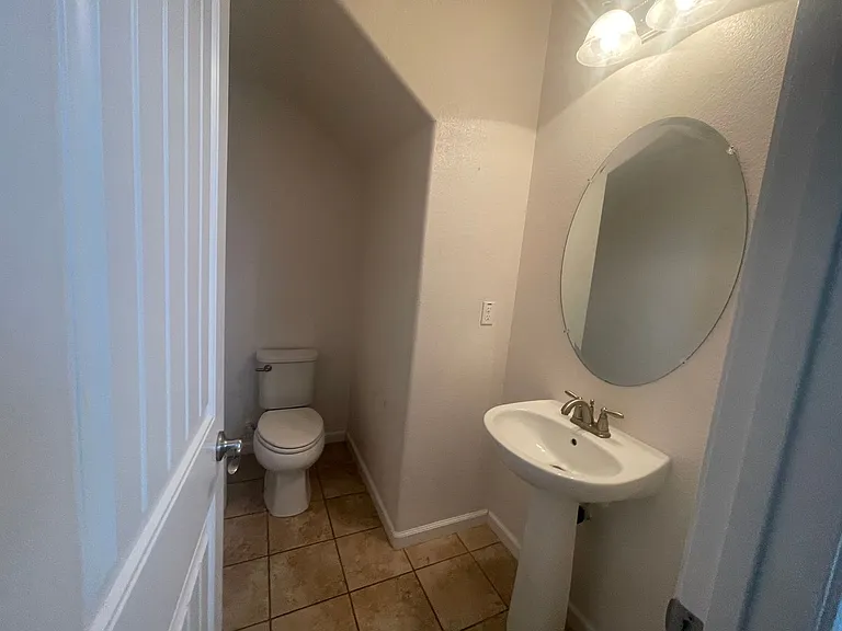 2053 Camino Real Way #B — Photo 6