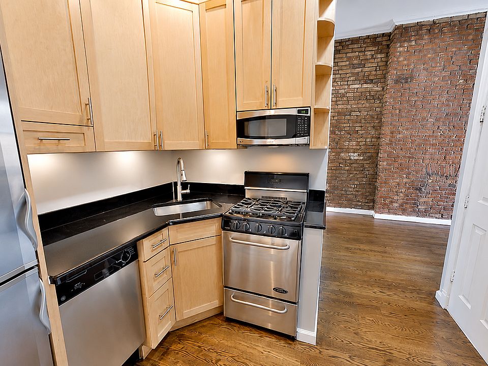 1st image of 239 W 14th St #3A