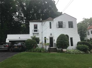 144 Baker Hill Rd, Great Neck, NY 11023