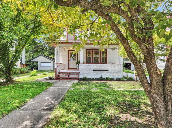 1203 S Race St, Urbana, IL 61801