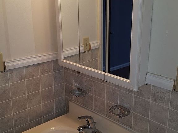 4th image of 1540 Glenbeck Ave APT 3