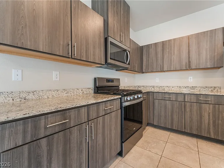 3811 Andorian Ave — Photo 13