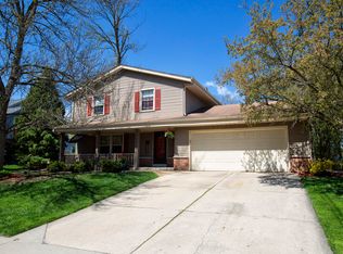 7944 W Imperial Dr, Franklin, WI 53132