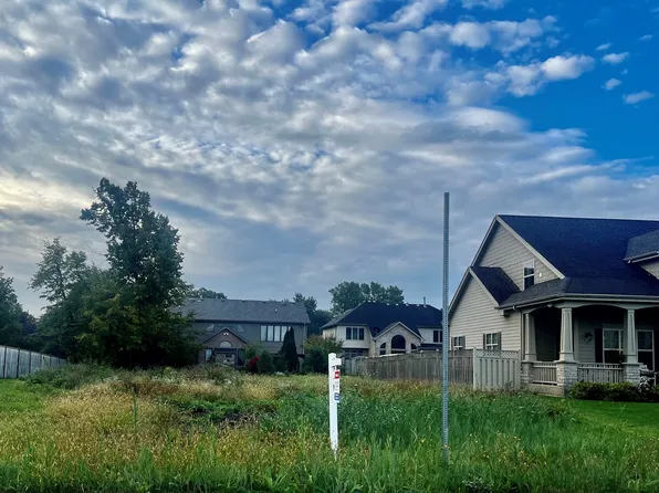 470 Arbor Ln, Wood Dale, IL 60191