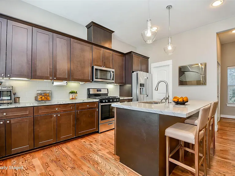 955 W 24th St #D — Photo 6