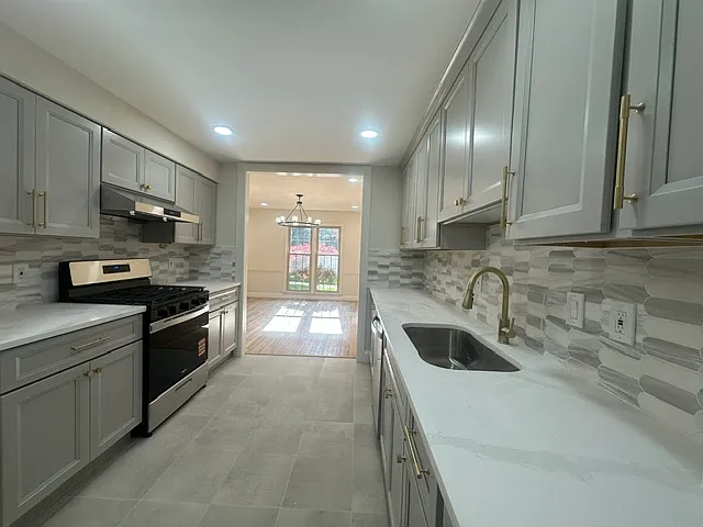 1954 Hopewood Dr — Photo 6