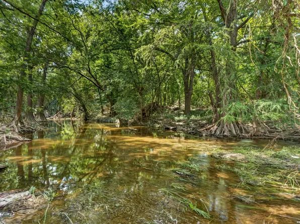 2634 County Road 4713, LaCoste, TX 78039