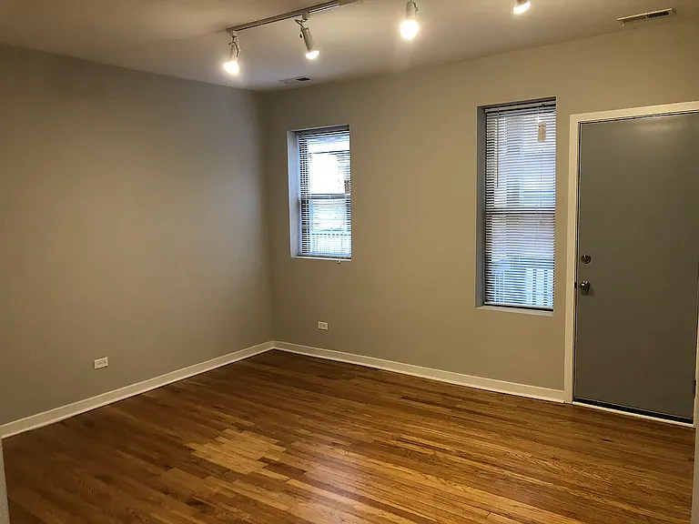 4819-21 N Christiana Ave — Photo 9