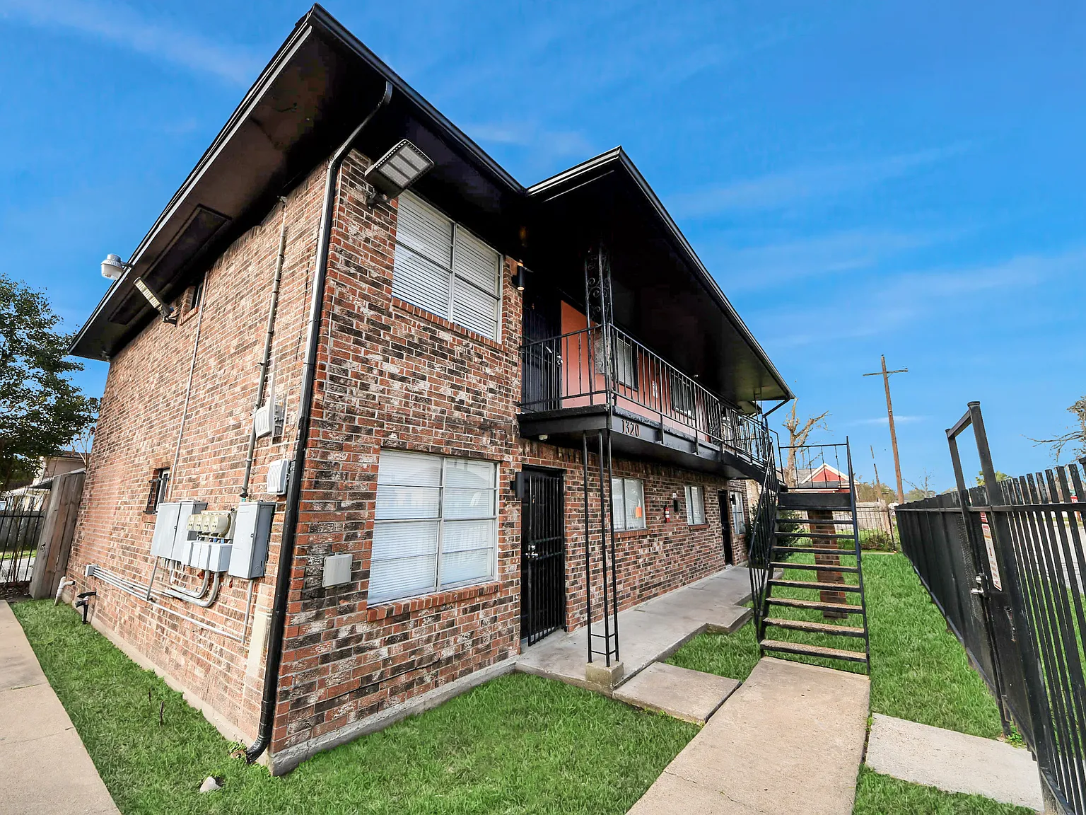 2 bed, 3136 sqft, $1,100 — Photo 3