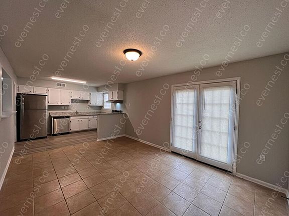 5th image of 8119 Oakbrook Dr