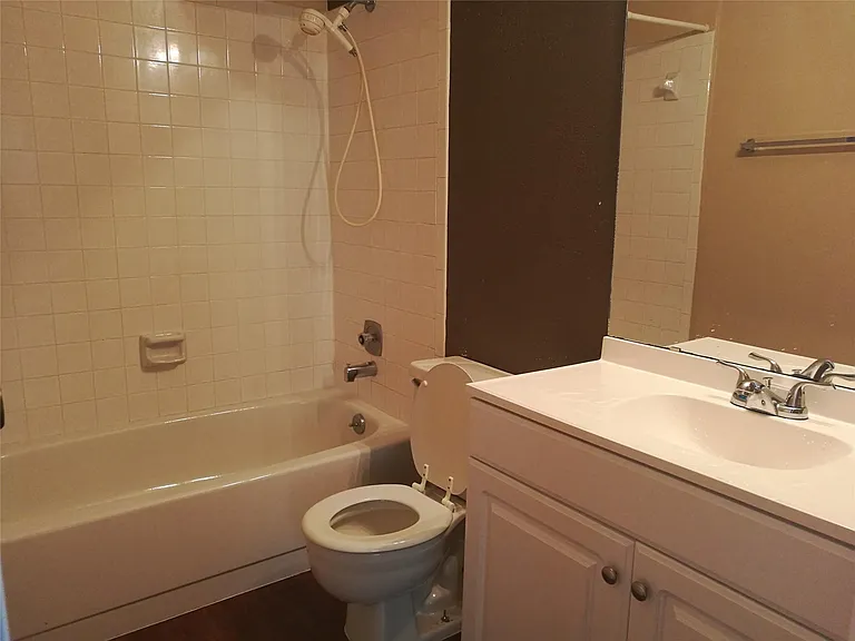 8299 Cambridge St #403 — Photo 10