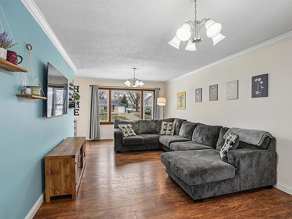 3rd image of 4901 Ash Dr