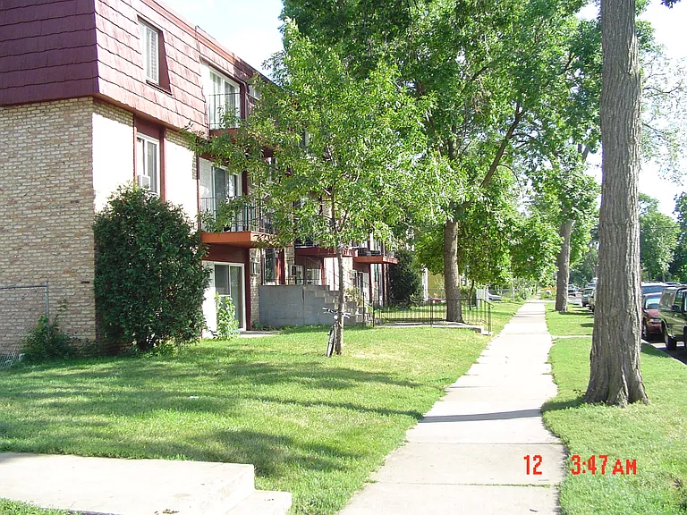 Pleasant Apartments — Photo 33
