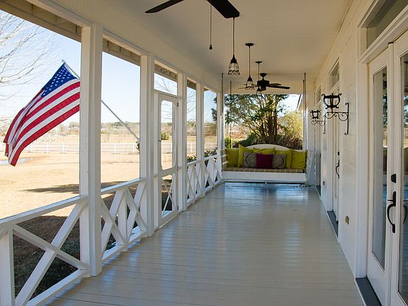 Screened in front porch