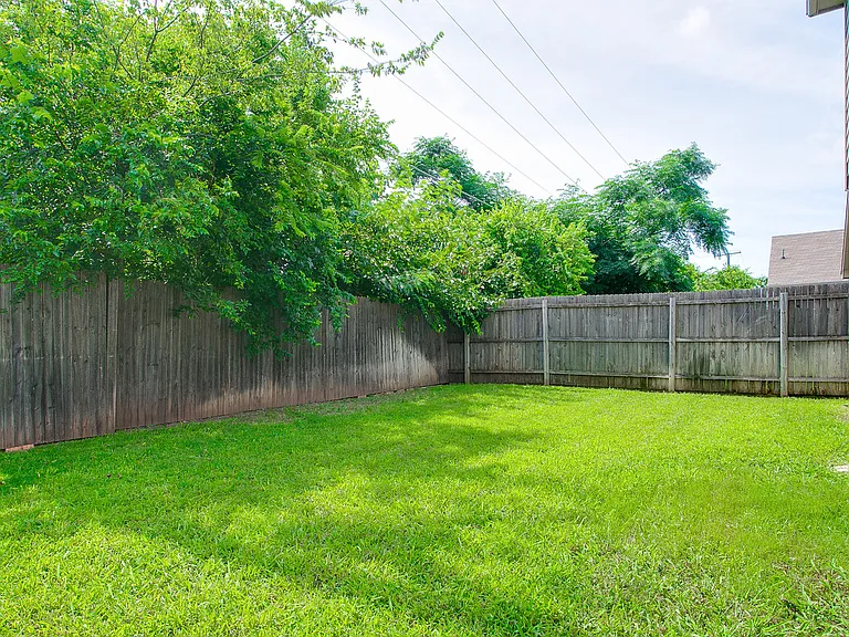5824 Melanie Ct — Photo 27