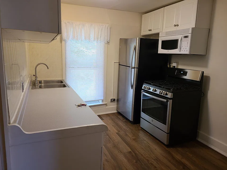 261 Walnut St #2