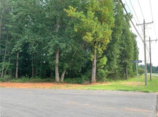 106 Magnolia Ln, King, NC 27021