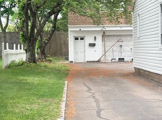 271 Henderson Rd, Fairfield, CT 06824