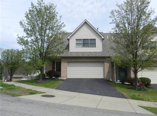 201 Woodcrest Dr, Coraopolis, PA 15108