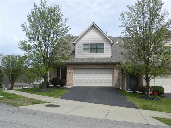 201 Woodcrest Dr, Coraopolis, PA 15108