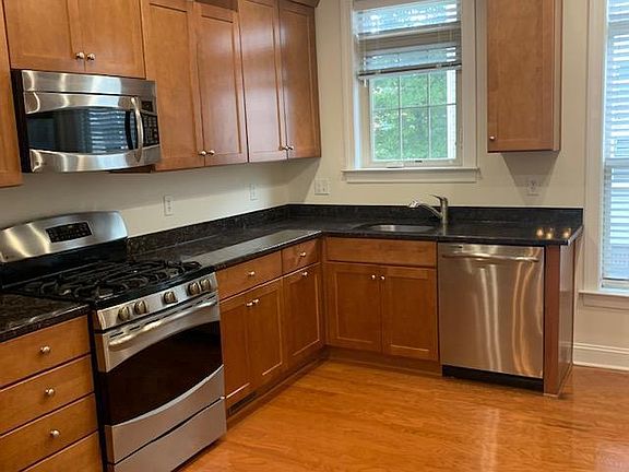 3rd image of 430 N Thomas St