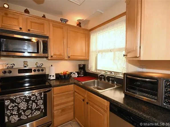 8891 Sunrise Lakes Blvd APT 111, Fort Lauderdale, FL 33322