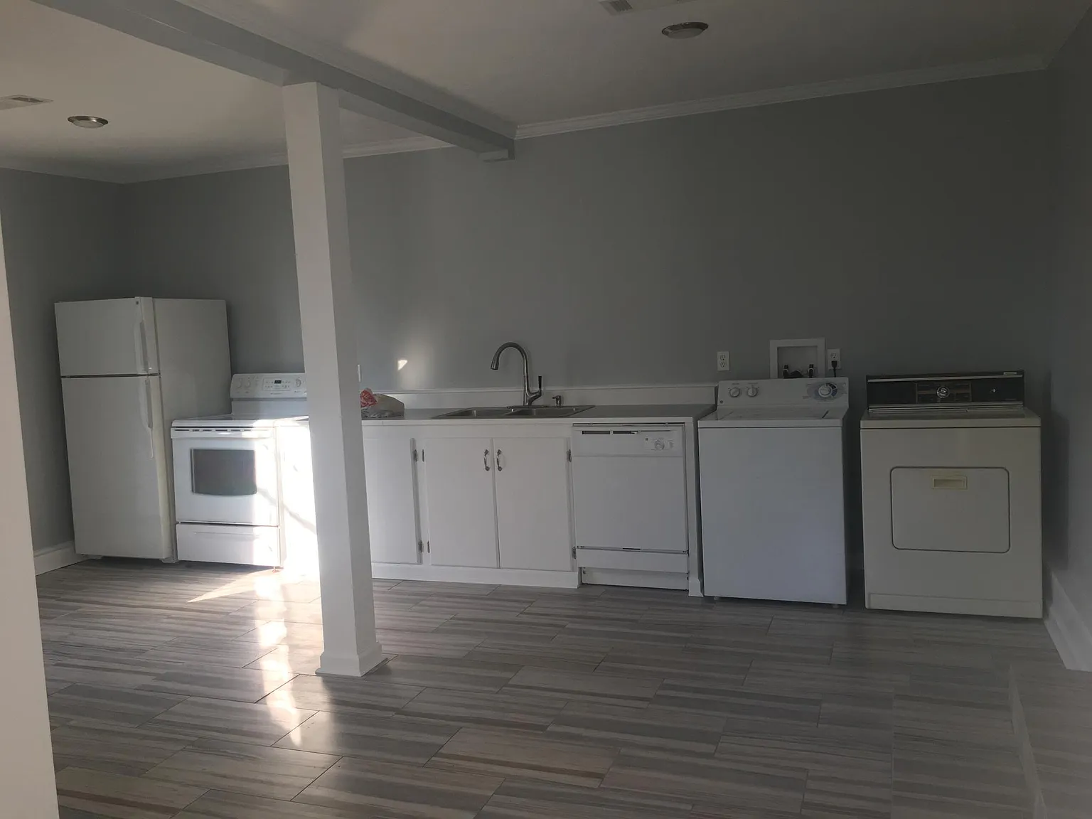 1 bed, 900 sqft, $1,000 — Photo 4
