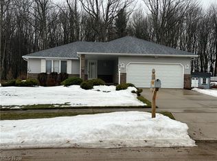7663 Lime Ln, Parma, OH 44129