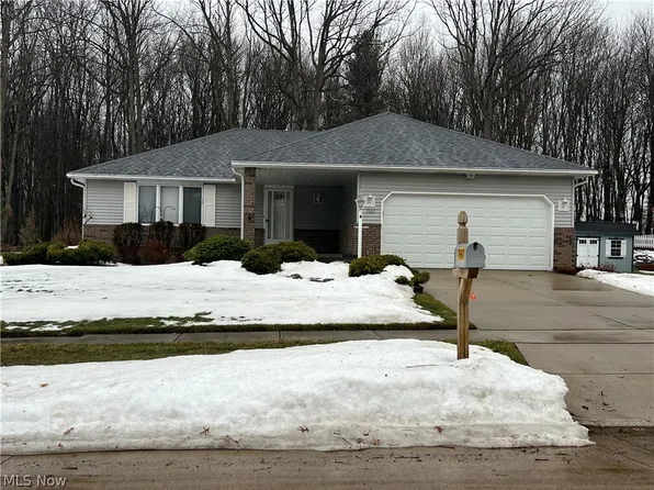 7663 Lime Ln, Parma, OH 44129