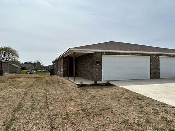 3rd image of 504A W Christopher Dr
