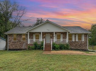 557 Castlegate Dr, Nashville, TN 37217
