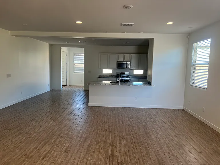 456 E Shellie Ct — Photo 17