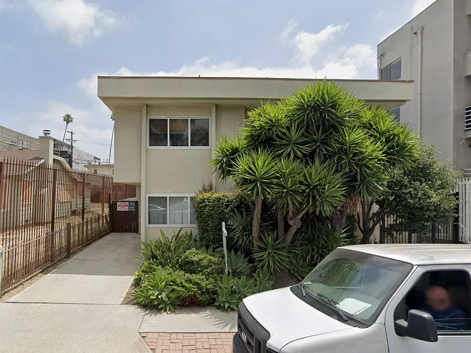 (Ar/Jo/Yo:B) 1206 N. Orange Drive